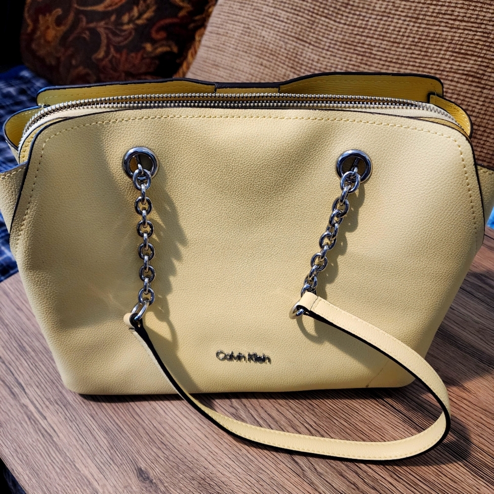 CALVIN KLEIN PURSE